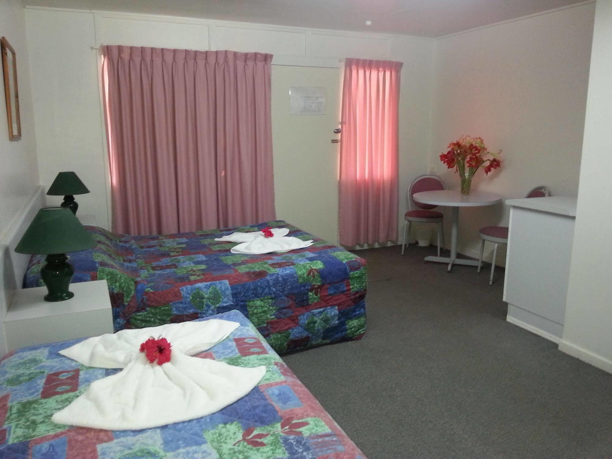 Golden Fountain Motel Rockhampton Exterior foto